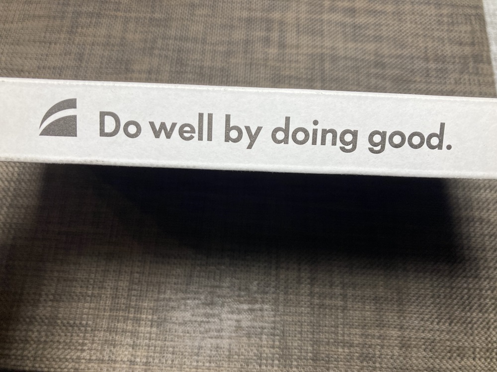 imperfect表参道サブスク箱の外観側面do well by doing goodの文字
